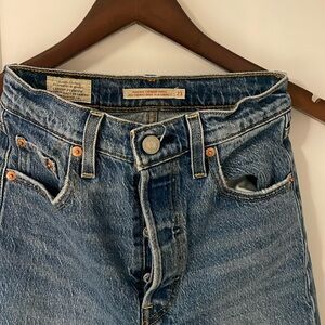 Levi’s rib cage straight ankle Jean